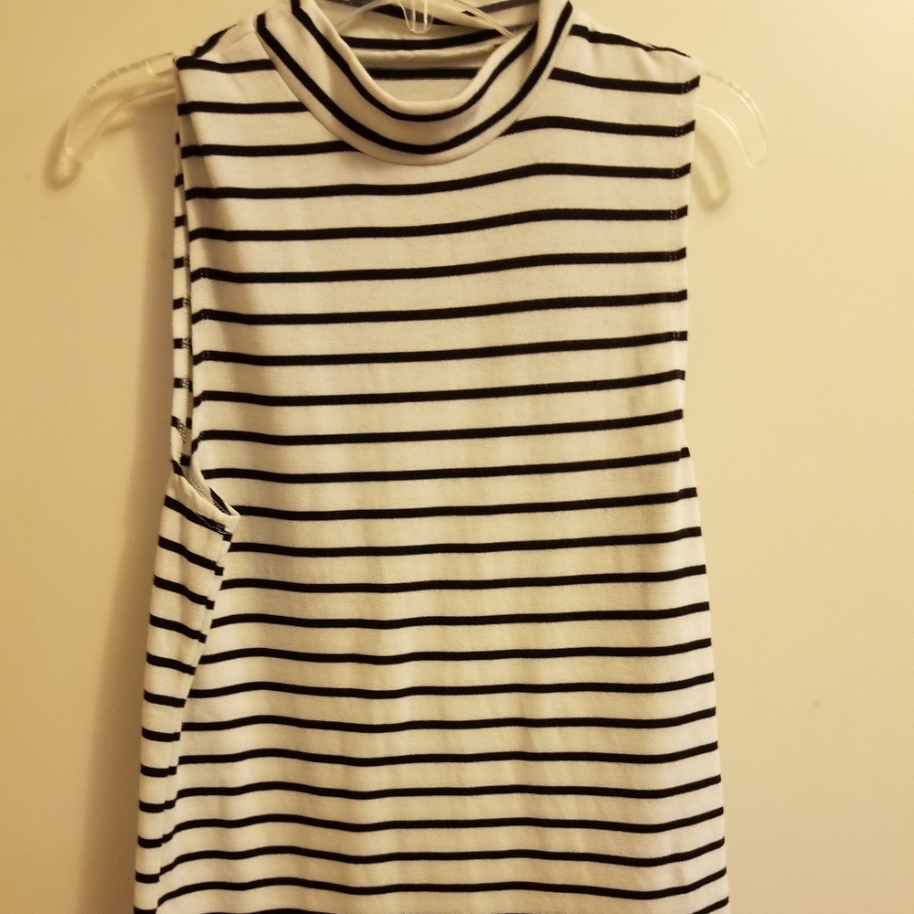 Abercrombie & Fitch Size Small